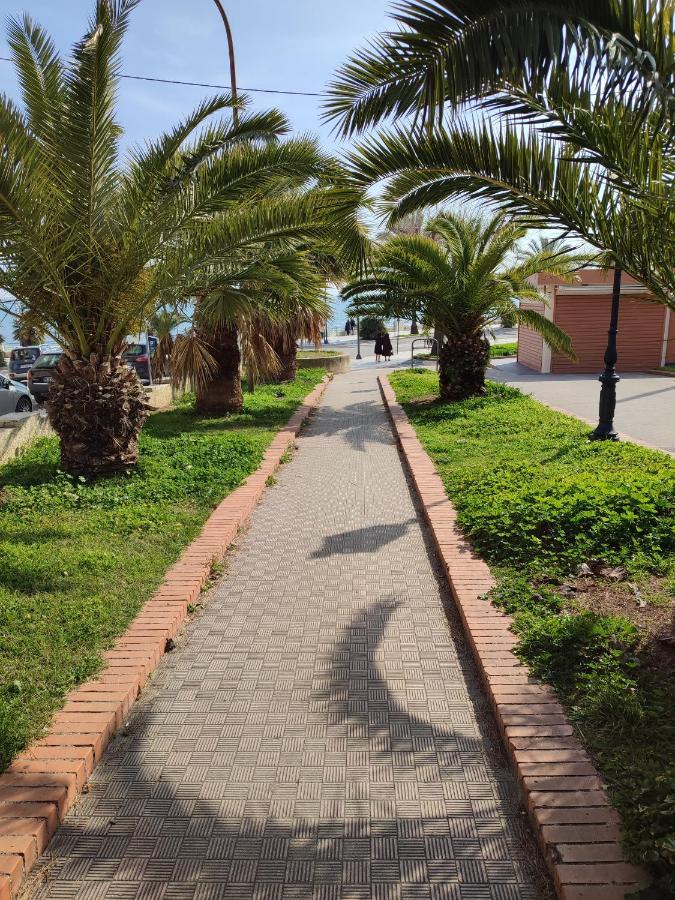 Dimora Della Marchesa - Al Duomo Apartment Manfredonia Ngoại thất bức ảnh
